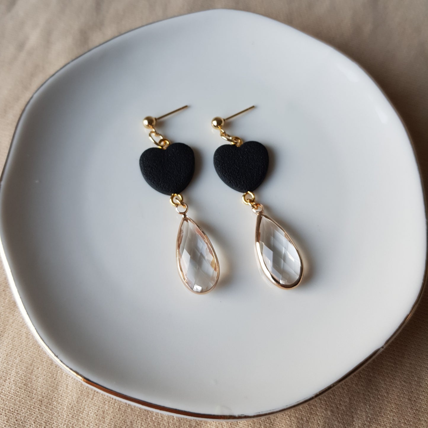 Black heart dangle earrings