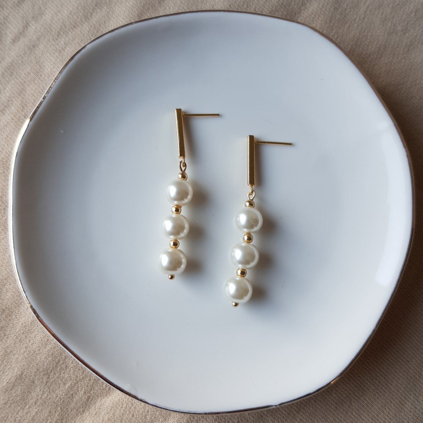Pearl beads dangle earrings