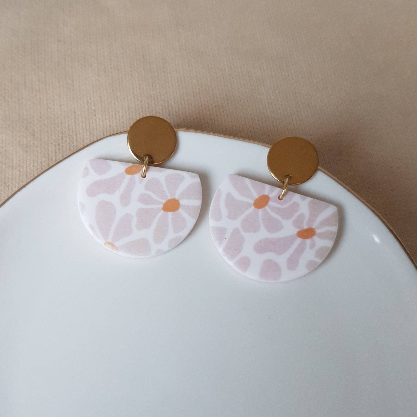 Floral dangle earrings