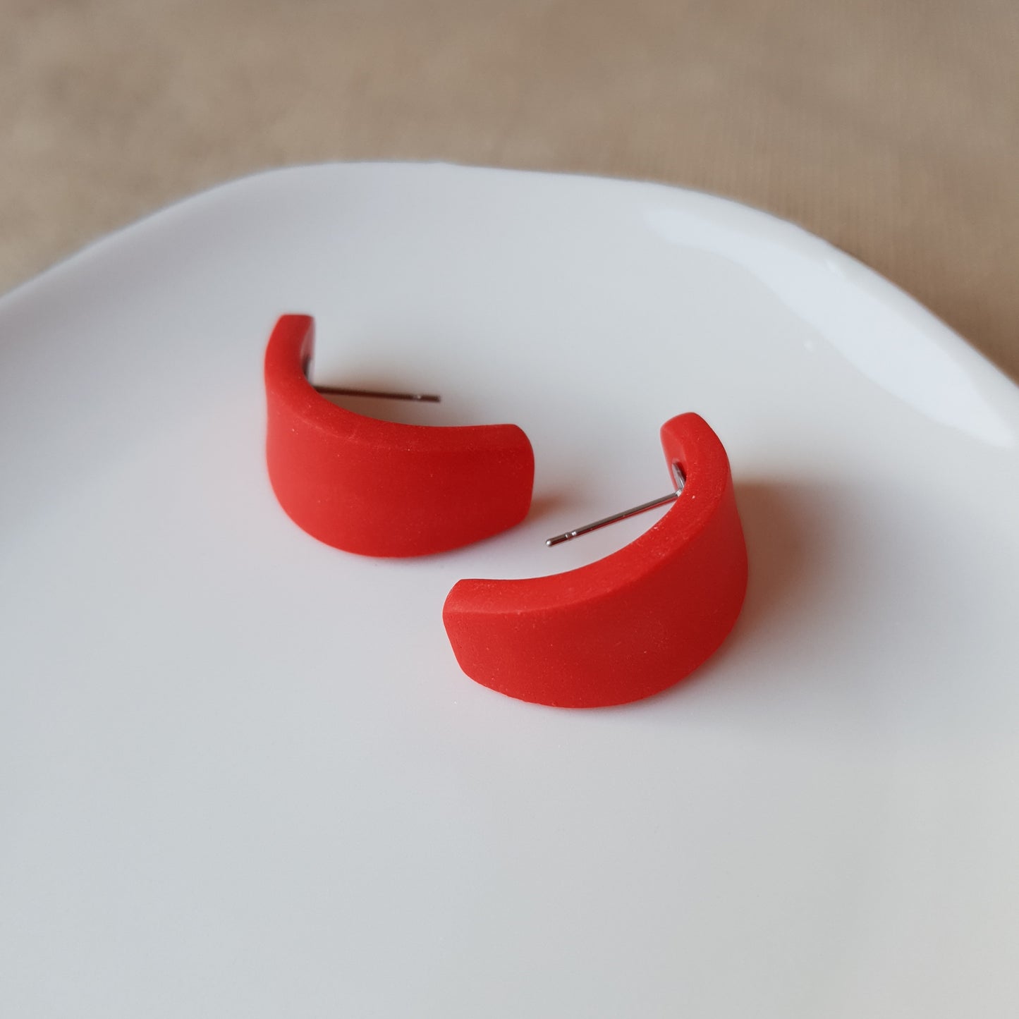 Red huggies