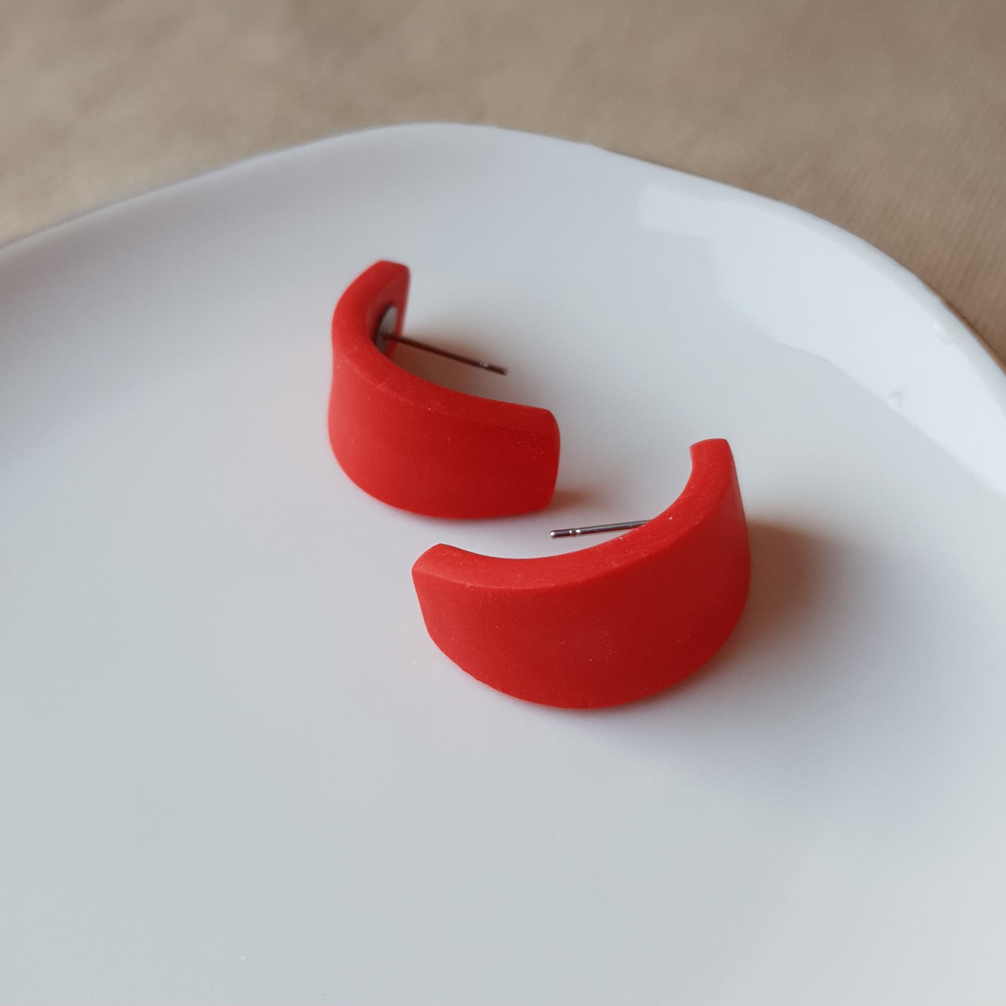 Red huggies