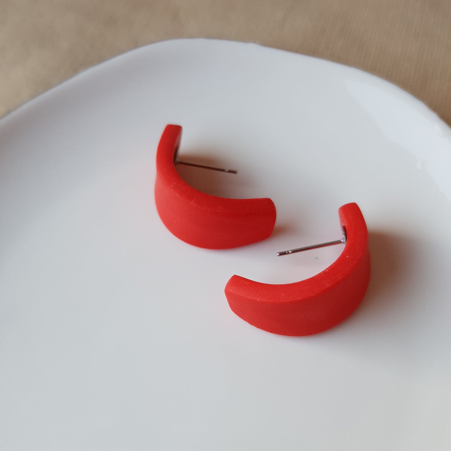Red huggies