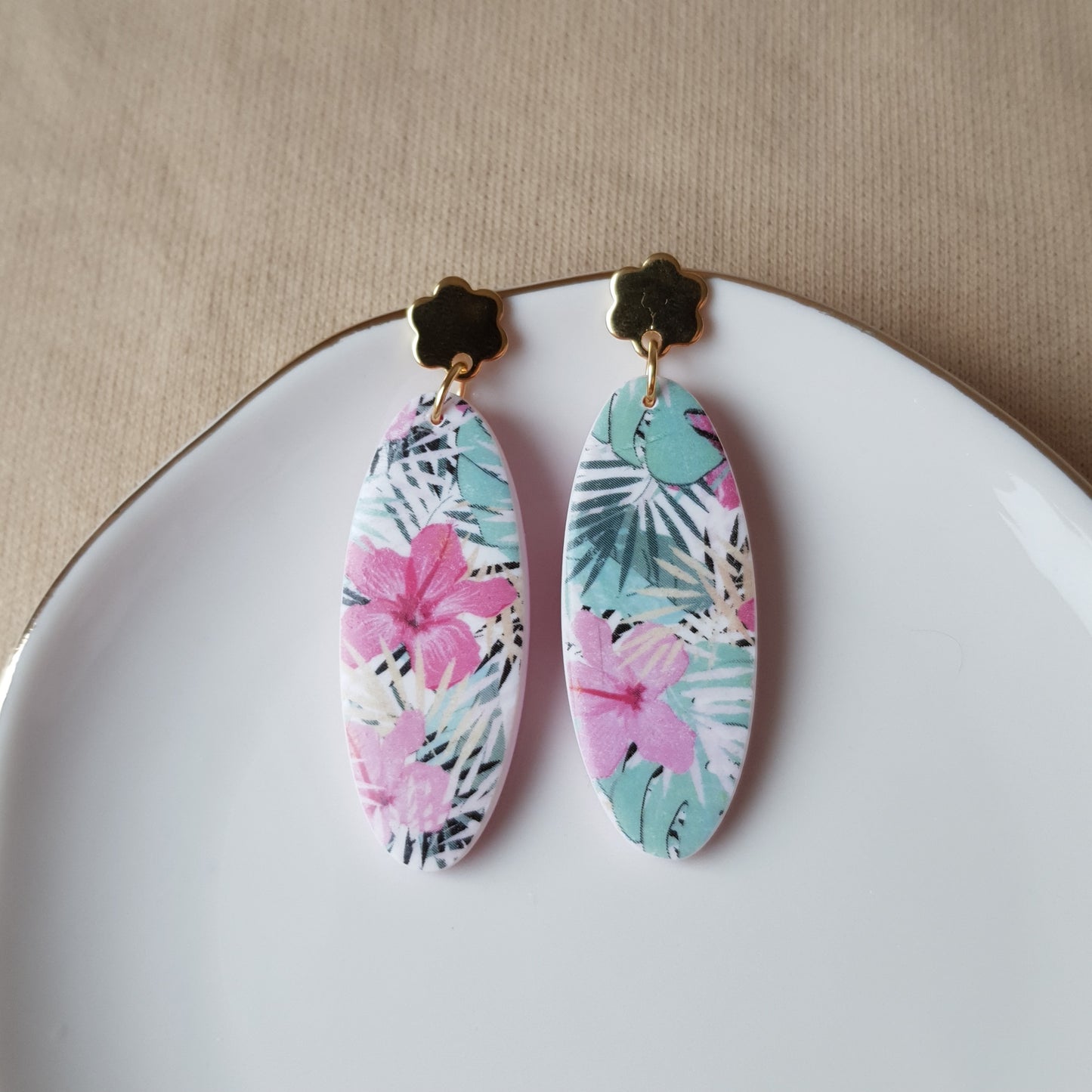 Oval floral dangle earrings