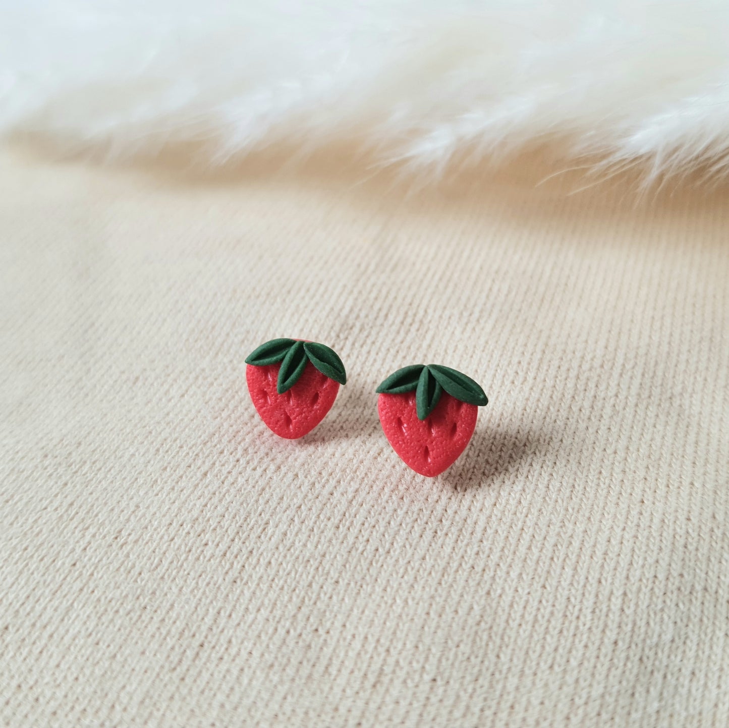 Mini strawberries stud earrings