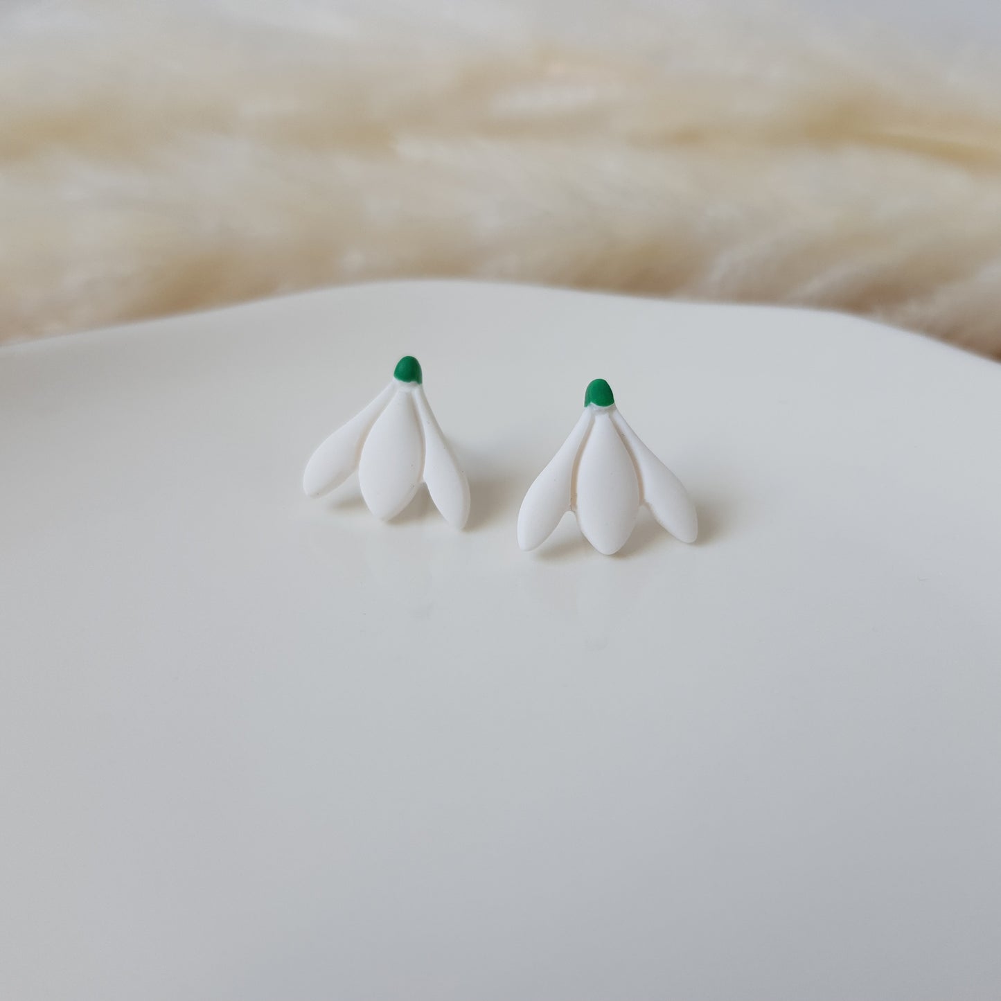 Common snowdrop earrings