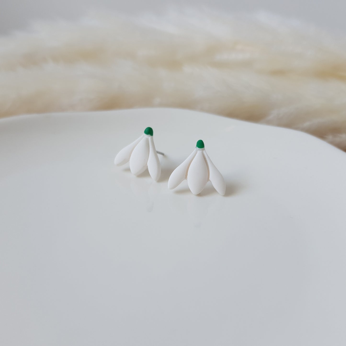 Common snowdrop earrings