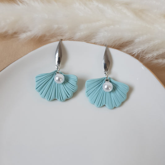 Ginko flower dangle earrings