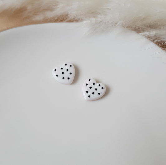 Spoted white hearts