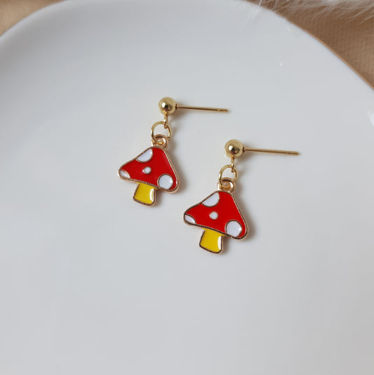 Red mushroom earrings