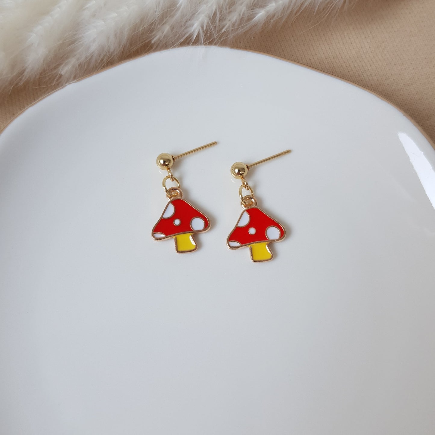 Red mushroom earrings