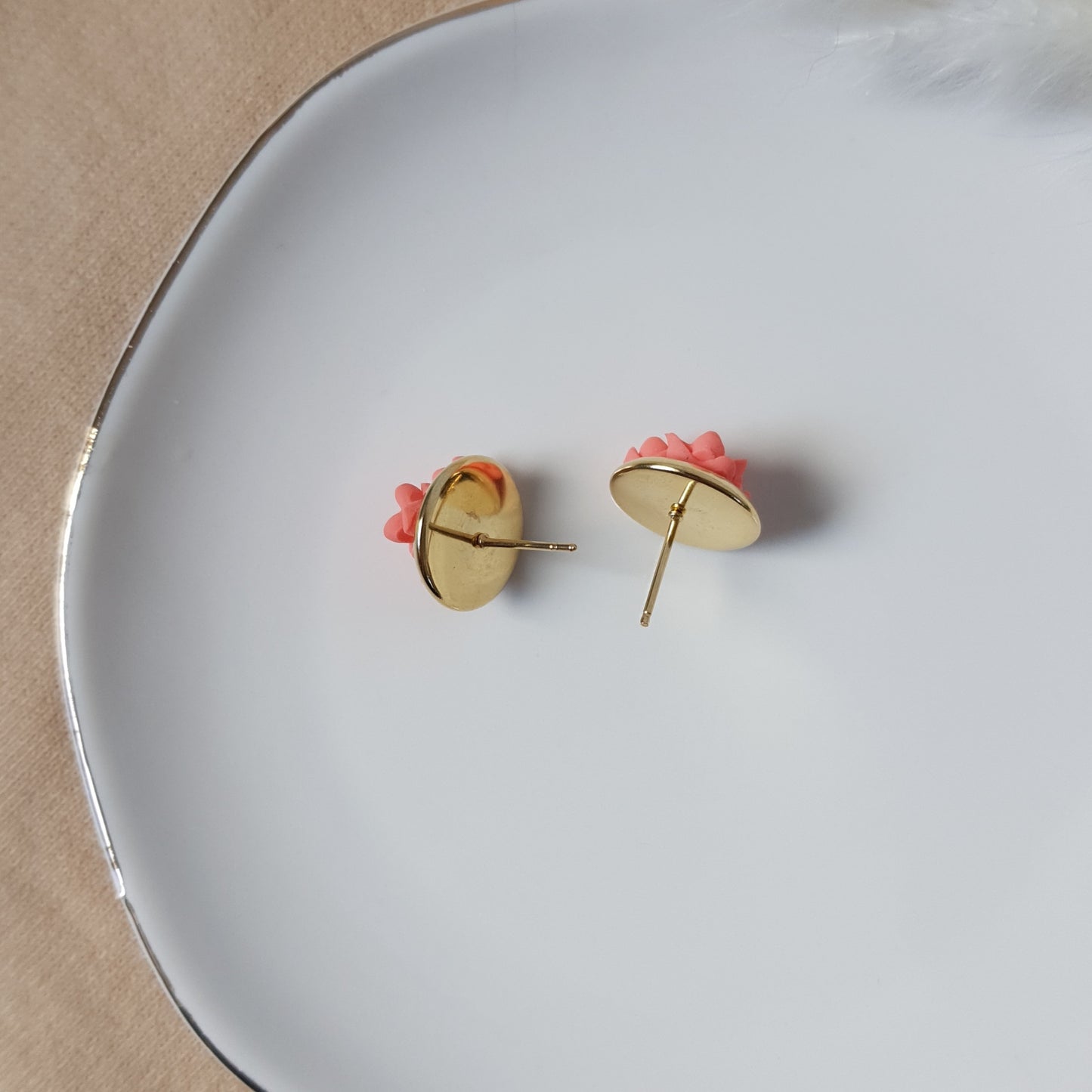 Flower studs