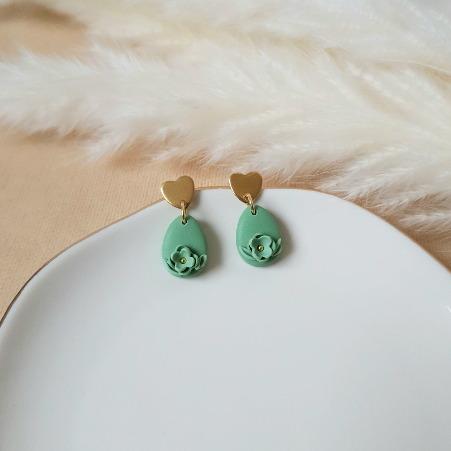 Mini floral dangle earrings