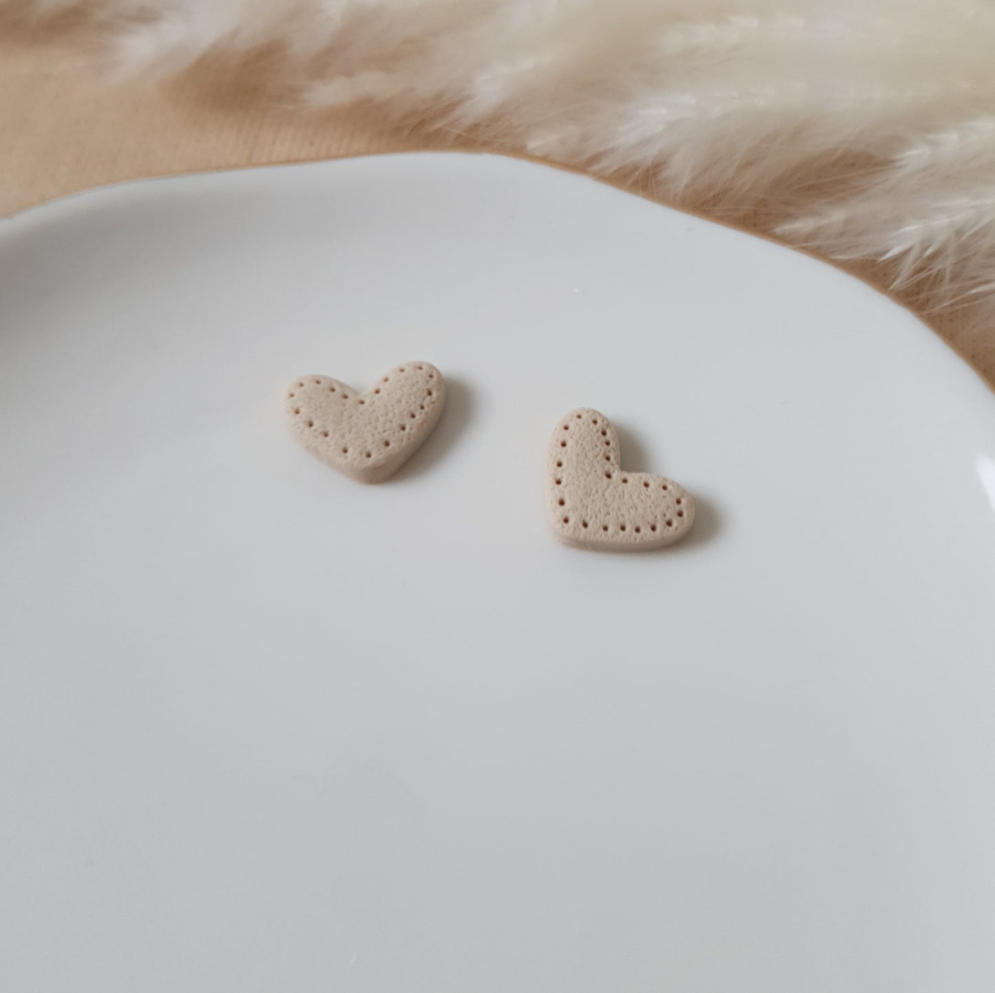Detailed sandy hearts