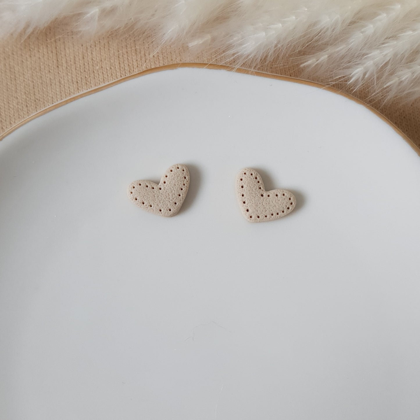 Detailed sandy hearts