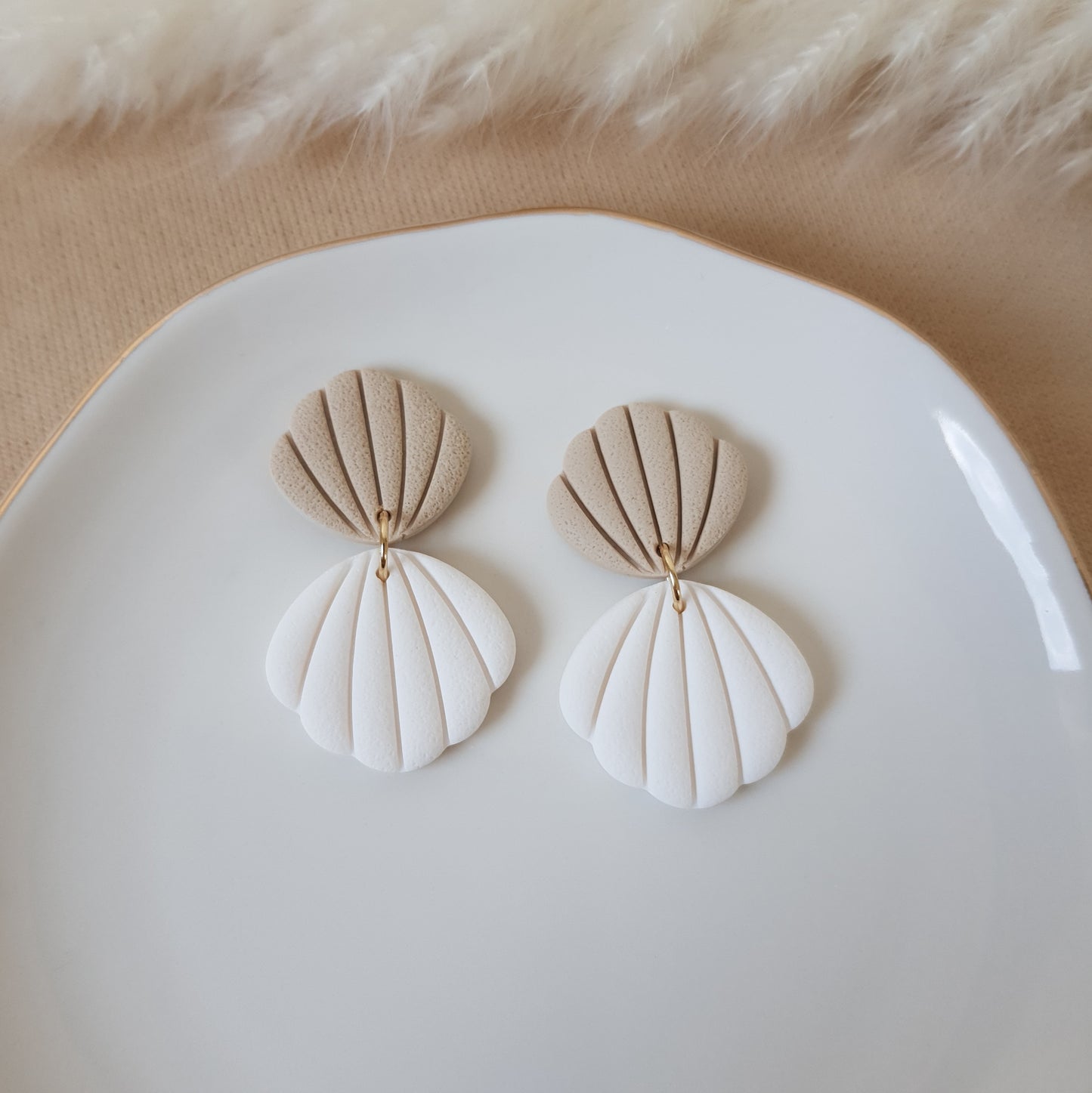 Sandy white shell earrings