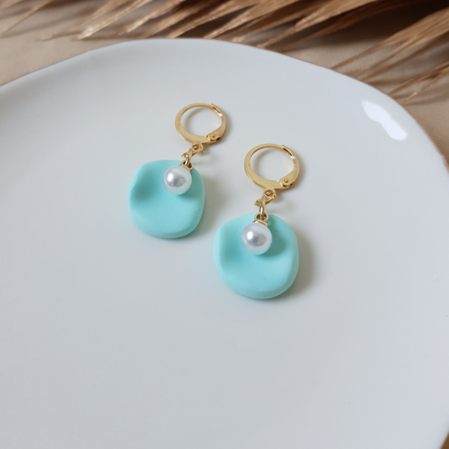 Mini mint leaf with pearl earrings