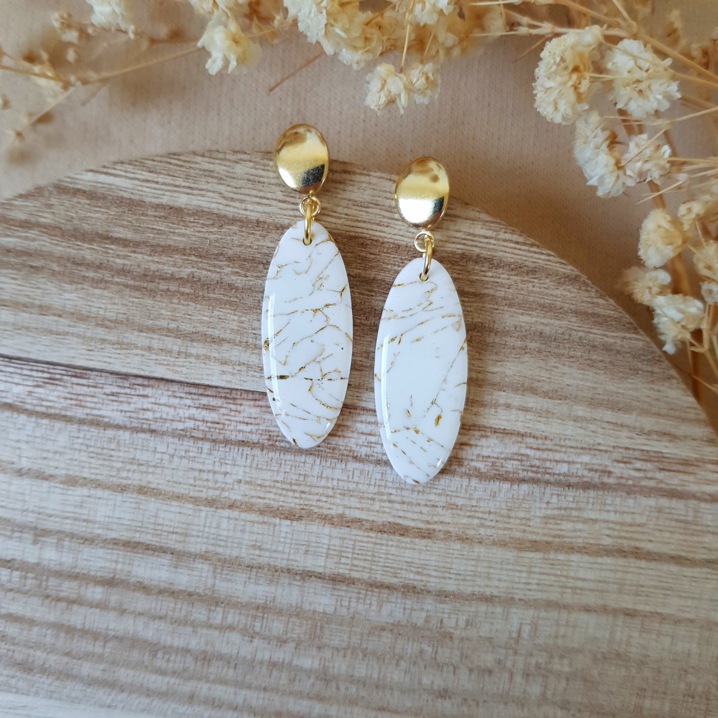 Oval cracked stone dangle earrings