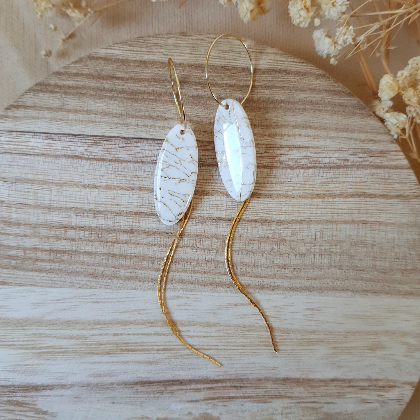 Oval cracked hoops