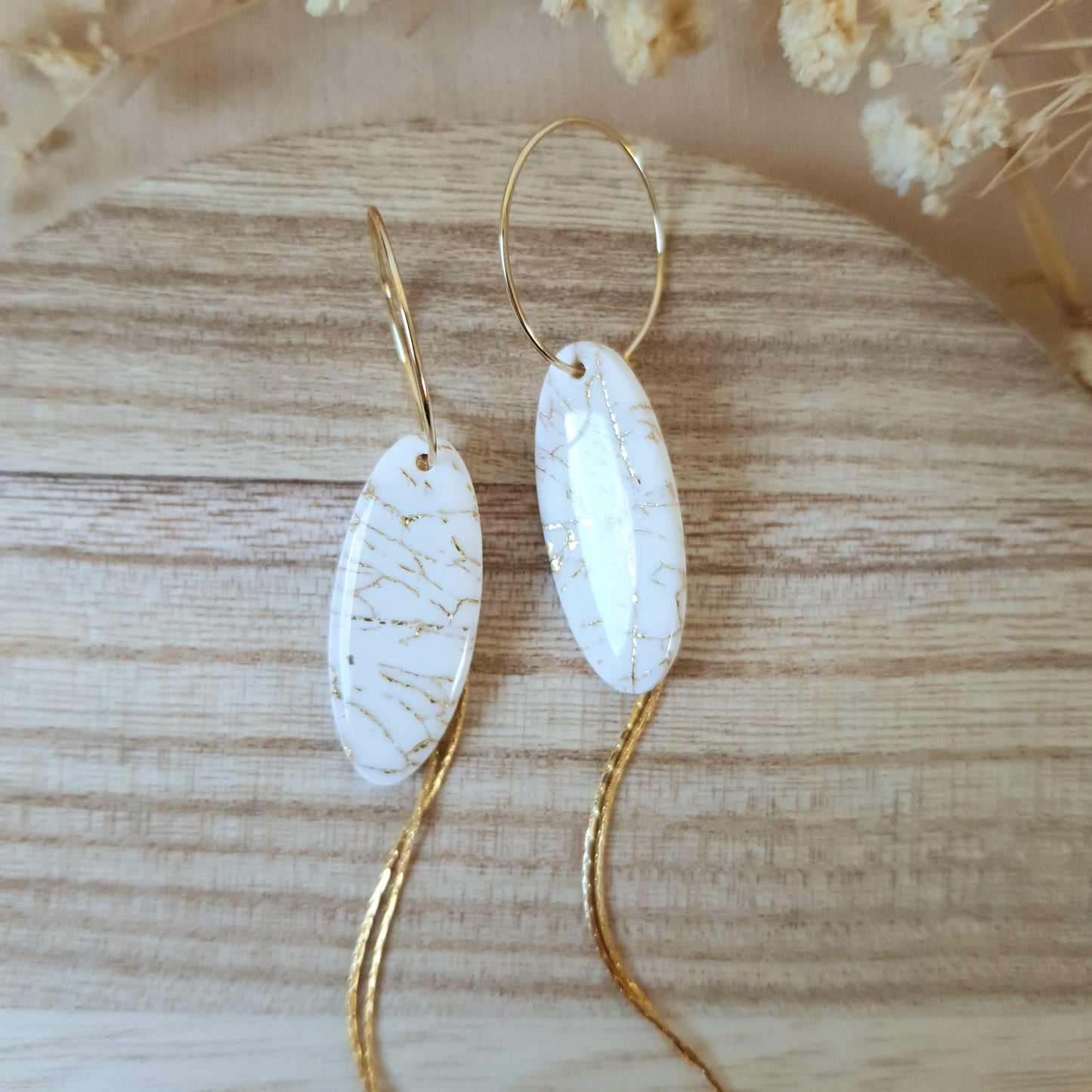 Oval cracked hoops