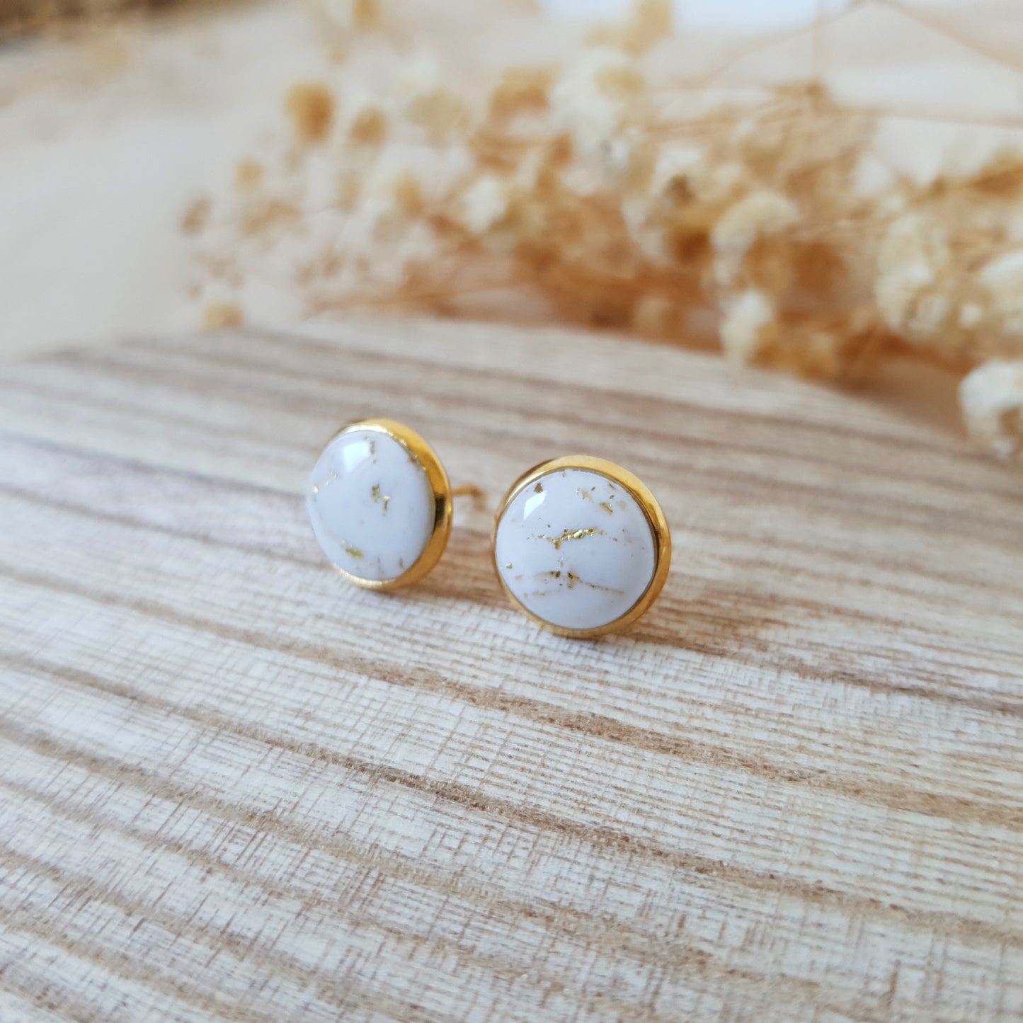 Cracked stone stud earrings