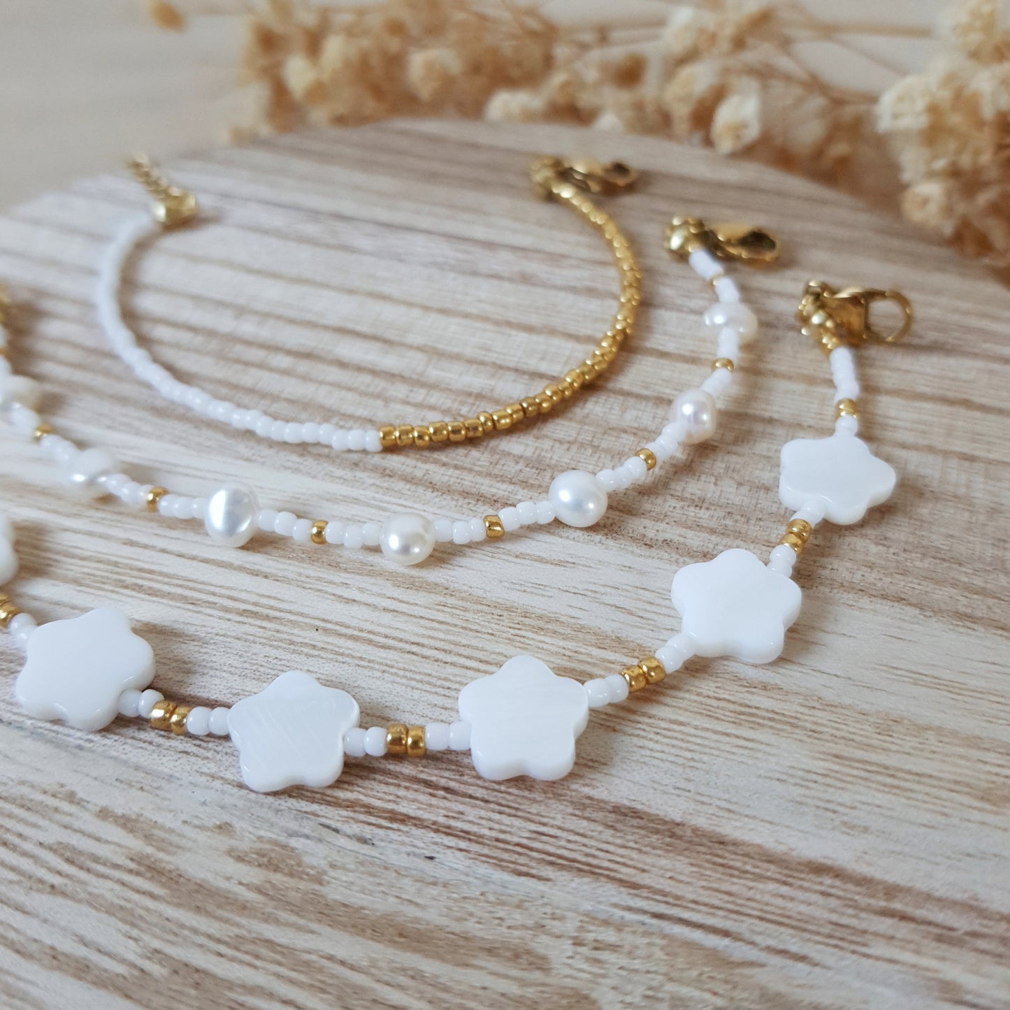 Pearl daisy set of bracelets