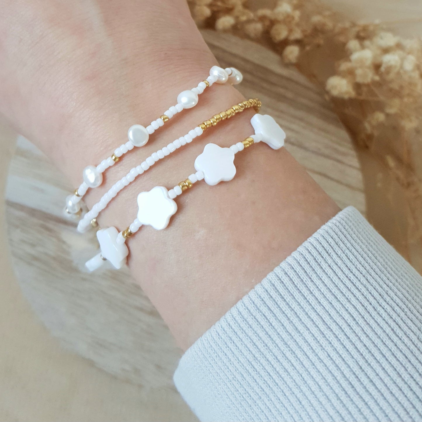 Pearl daisy set of bracelets