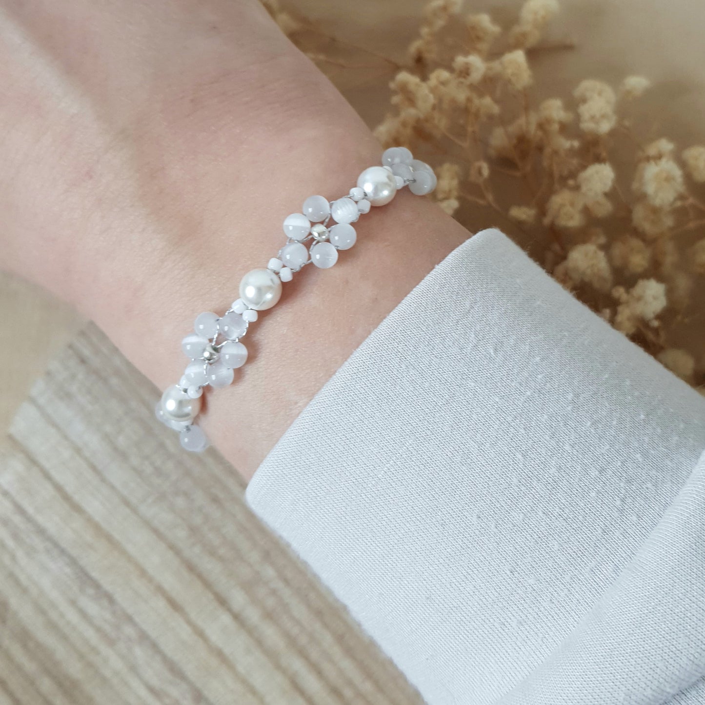 Flower pearl bracelet