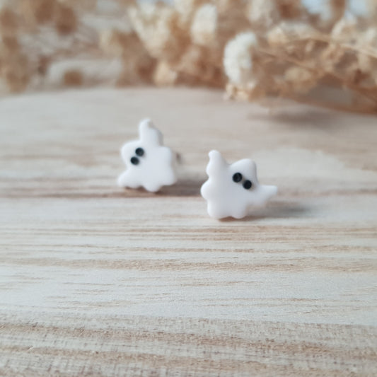 Spooky ghost stud earrings