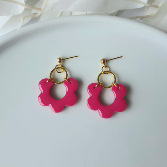Magenta daisy dangle earrings