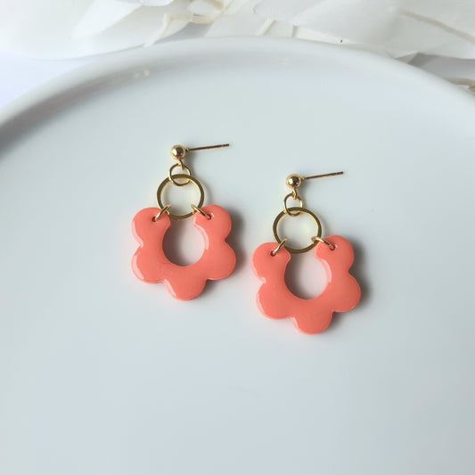 Flamingo daisy dangle earrings