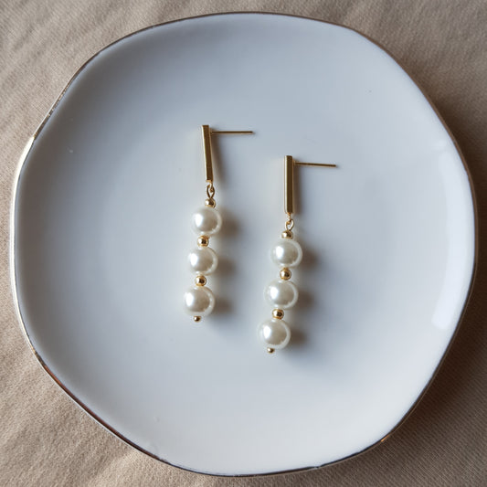 Pearl beads dangle earrings