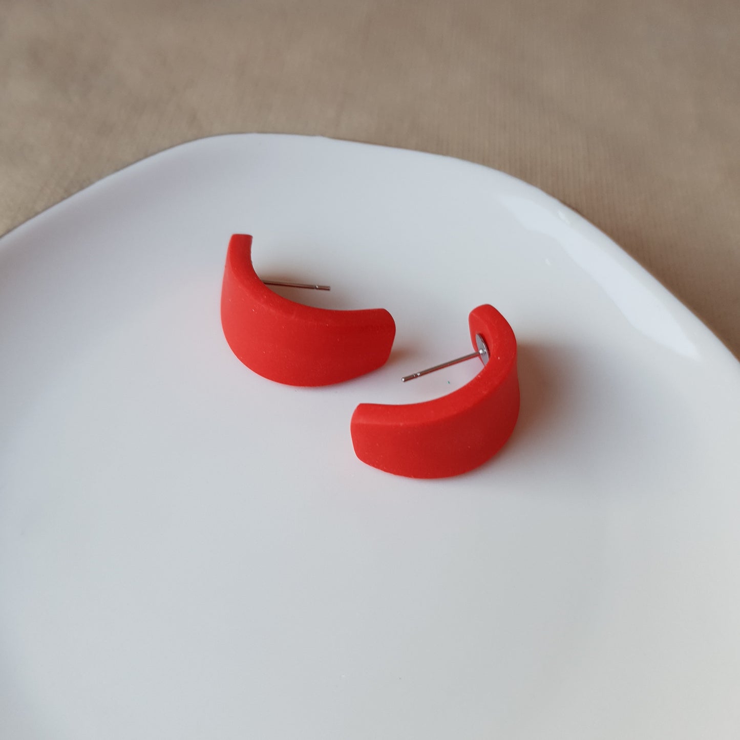 Red huggies