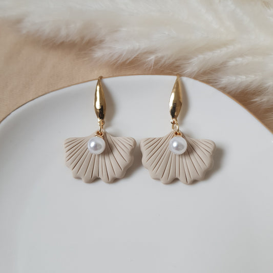 Beige ginko earrings