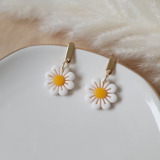 Daisy dangly earrings