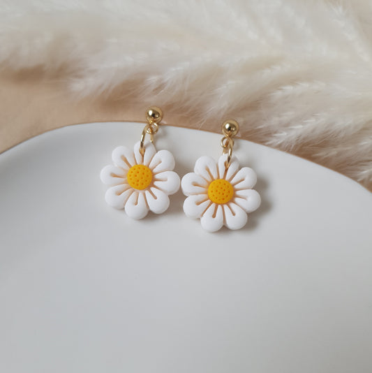Daisy dangle earrings