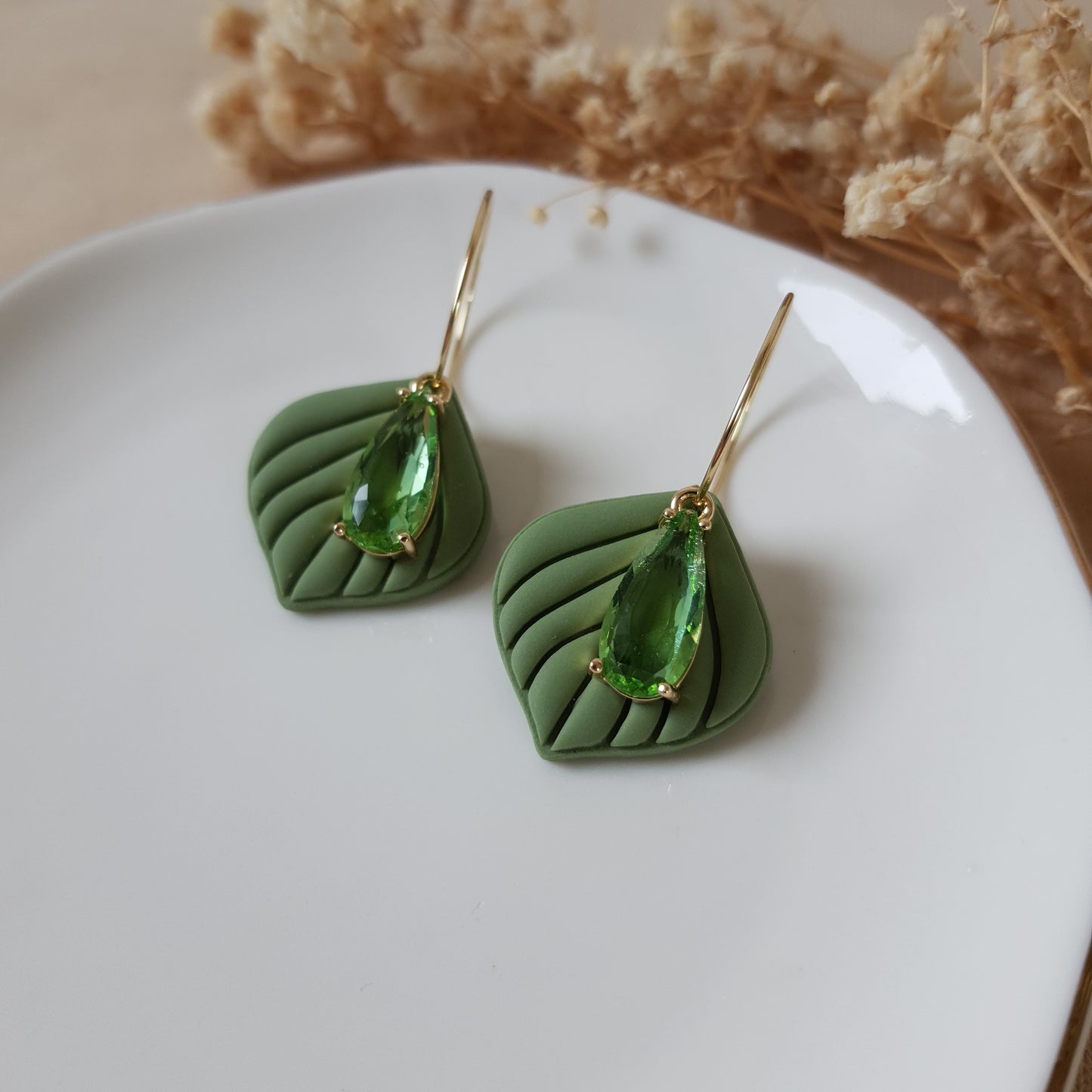 Green leaf hoops