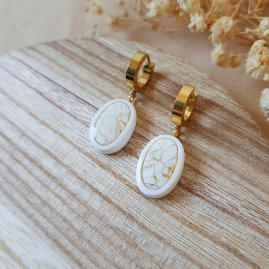Oval cracked stone earrings