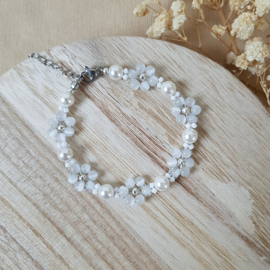 Flower pearl bracelet