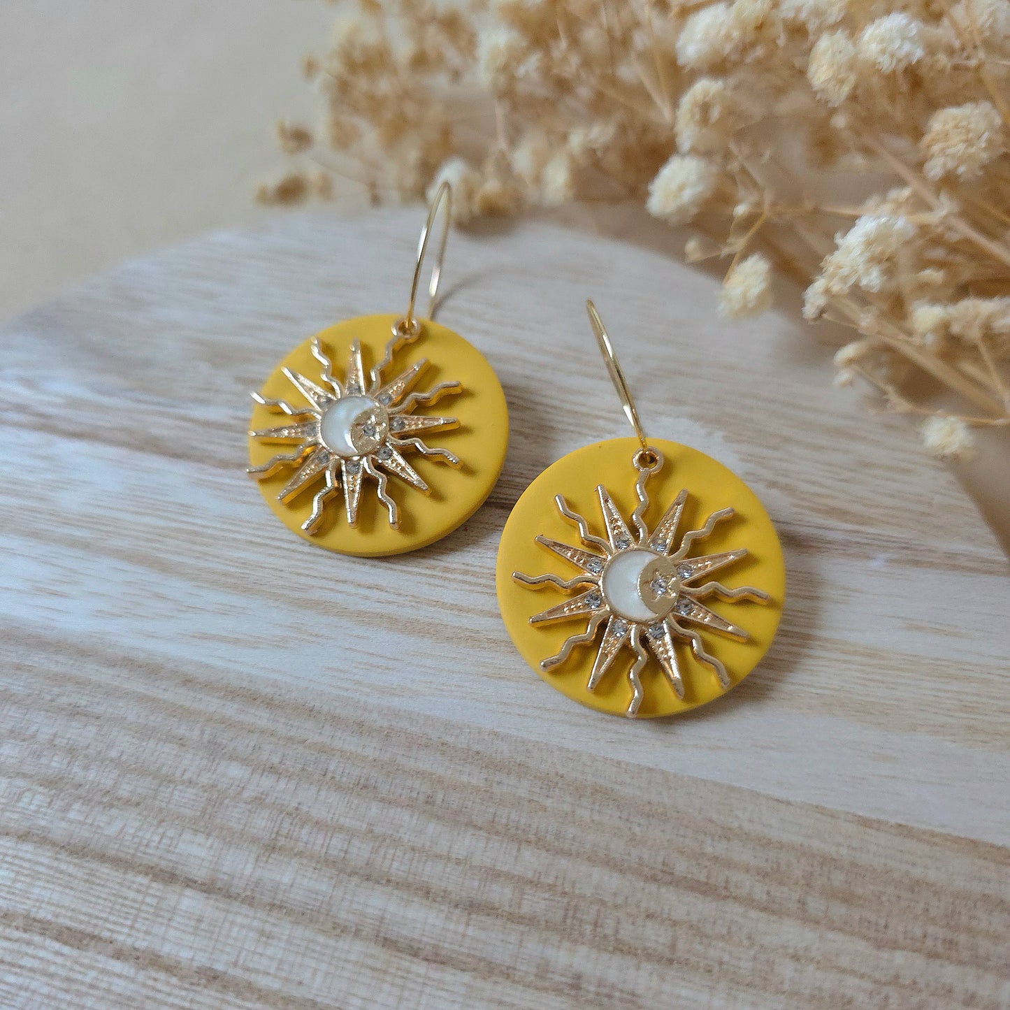 Rumeni uhani sonce in luna