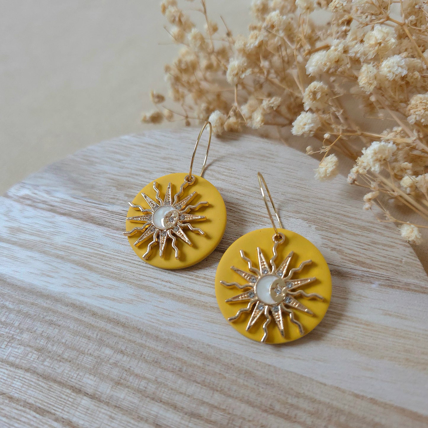 Rumeni uhani sonce in luna