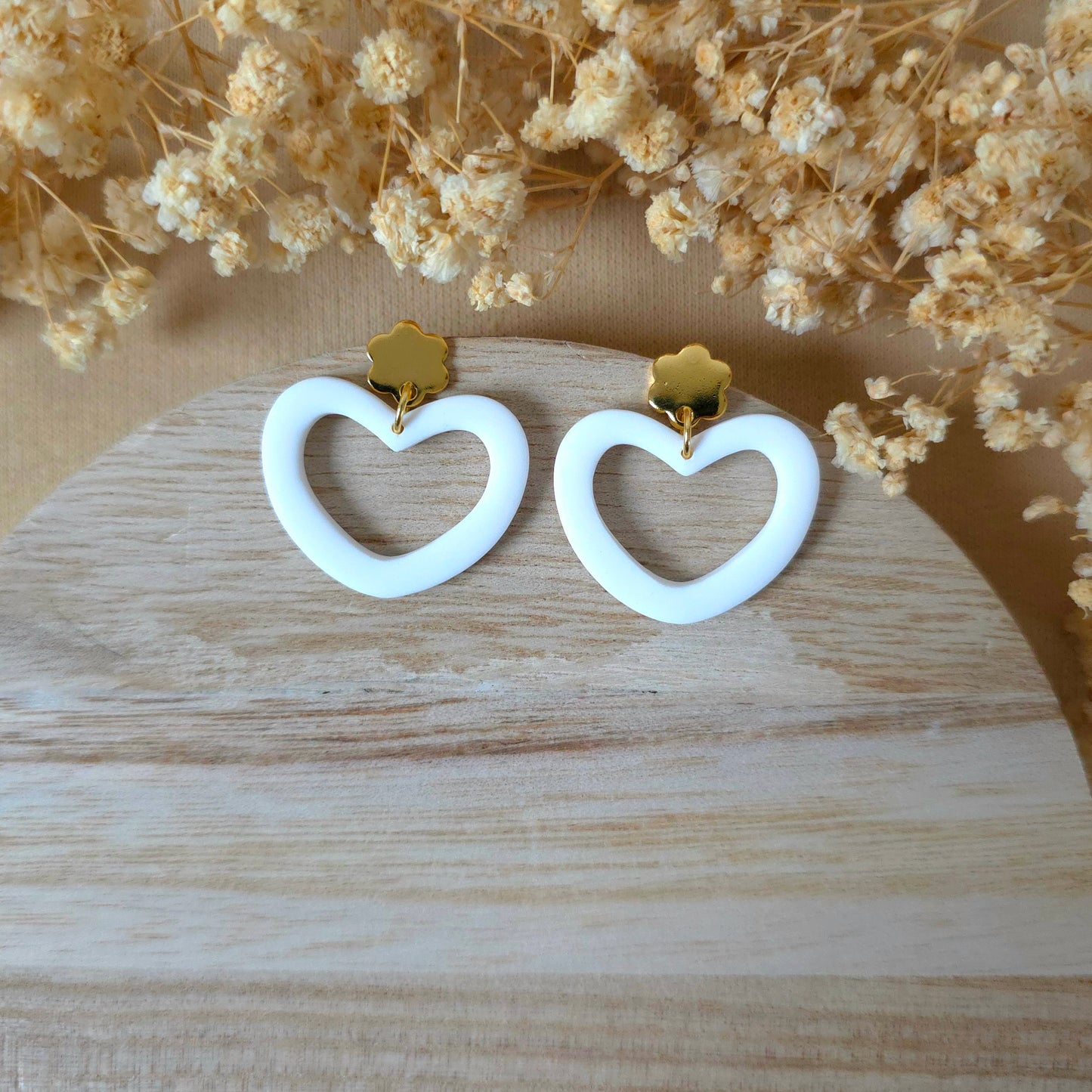 Beli široki viseči srčki