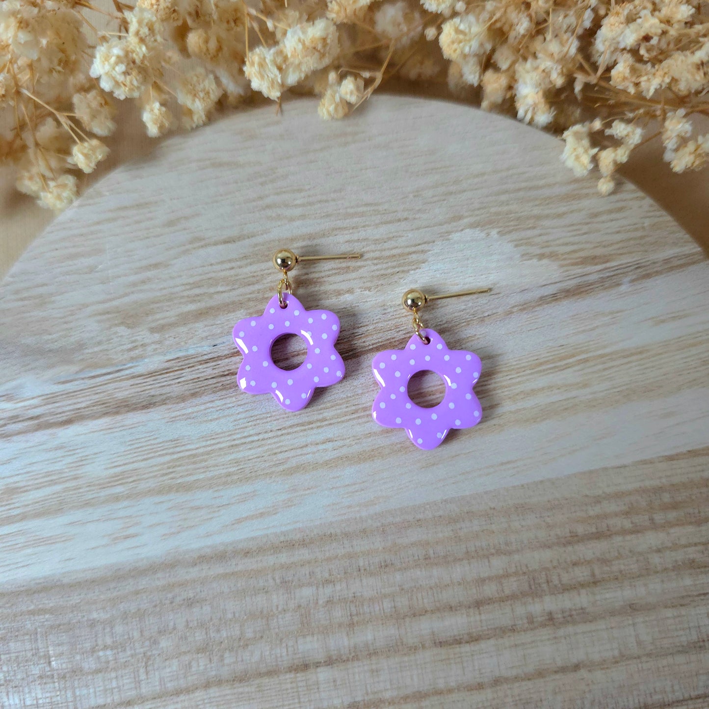 Lavender spotted donut flower earrings