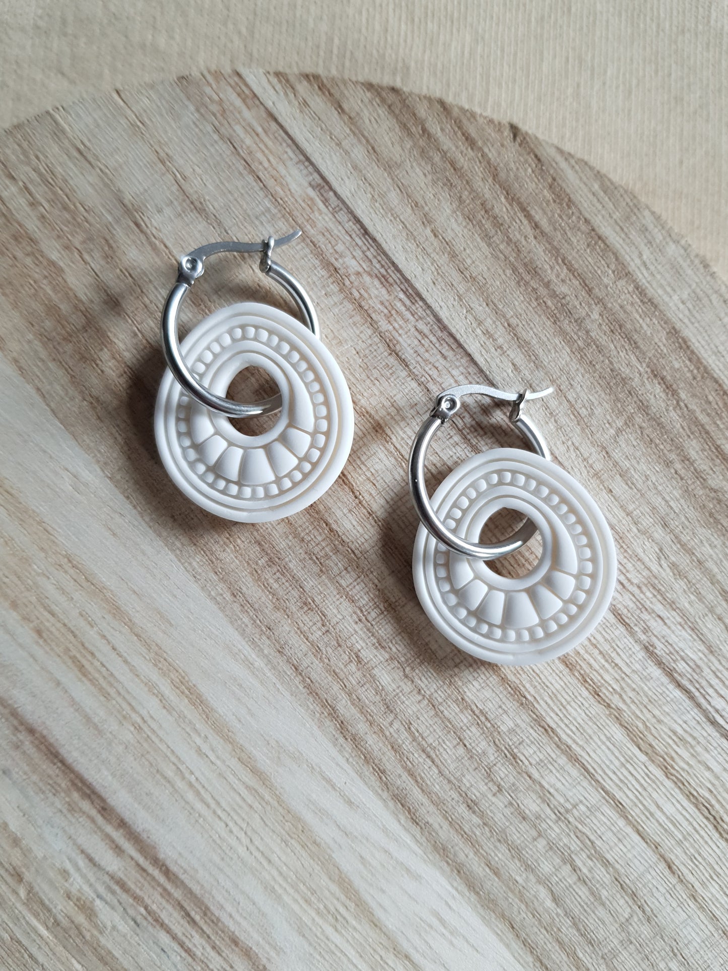 Beli boho uhani