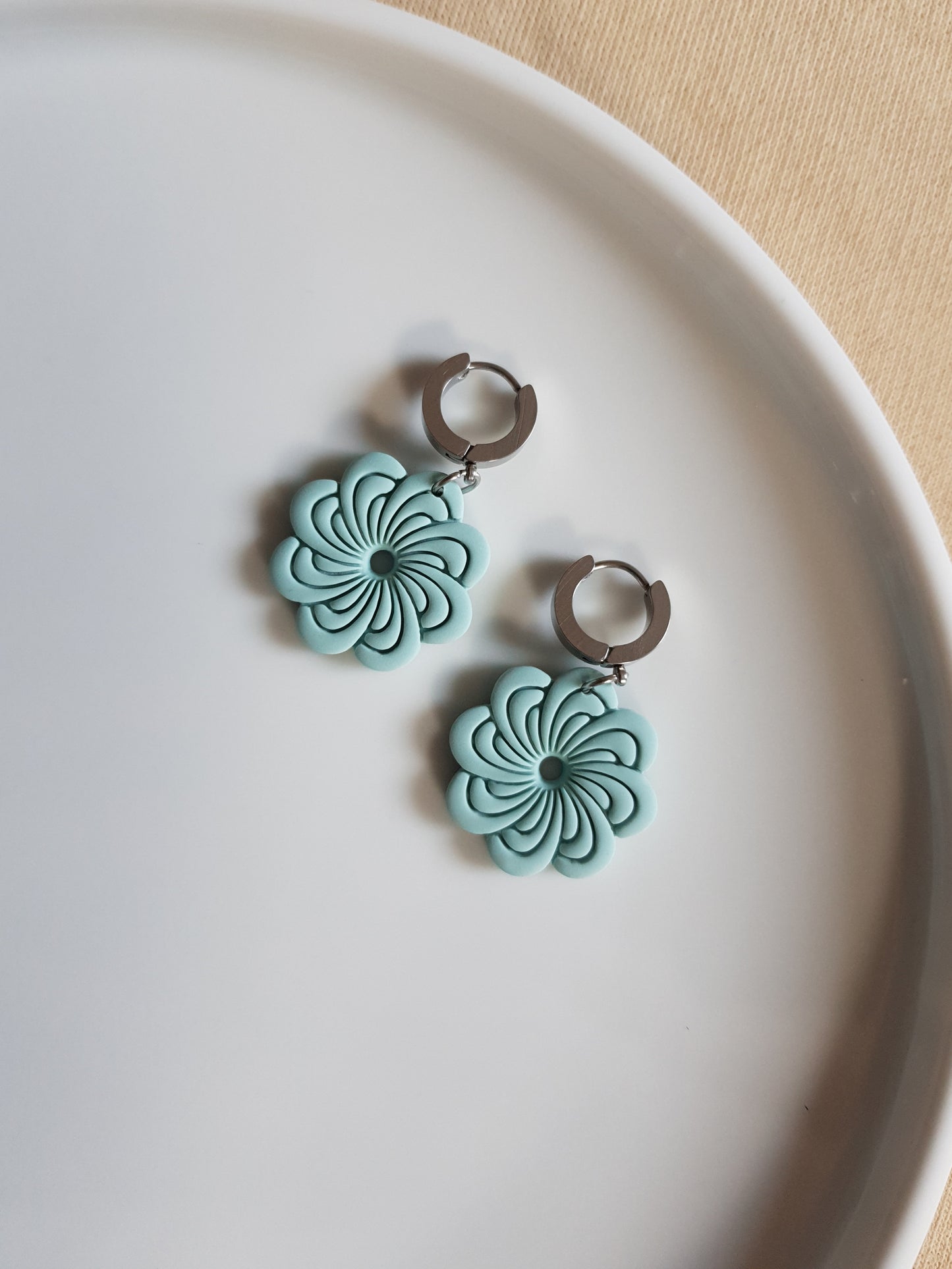 Swirl flower earrings